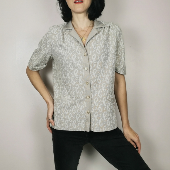 *sold* Vintage beige medium paisley belted shirt top - Picture 7 of 7